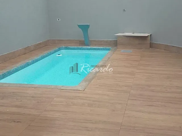 Casa com 90m², à venda, no bairro Jardim Interlagos em Arapongas