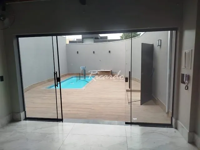 Casa com 90m², à venda, no bairro Jardim Interlagos em Arapongas