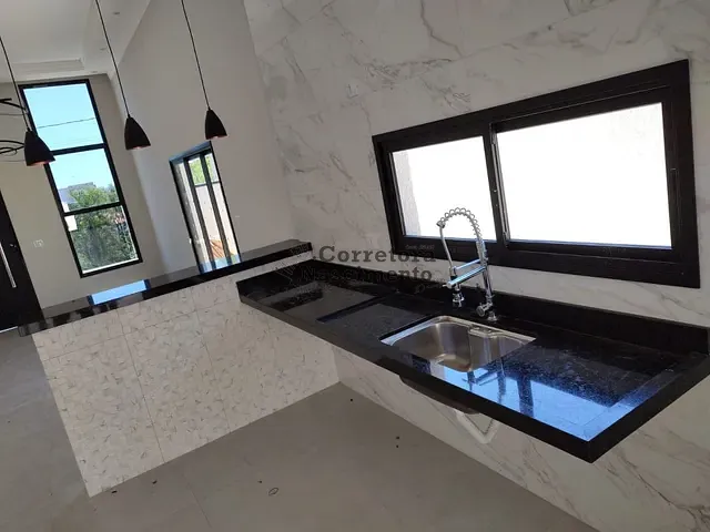 Casa com 251m² 3 quartos e 2 banheiros, à venda, no bairro Reserva do Vale em Caçapava