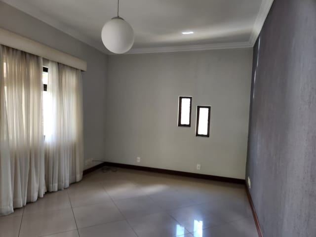 Casa com 250m², à venda, no bairro Cascatinha em Petrópolis