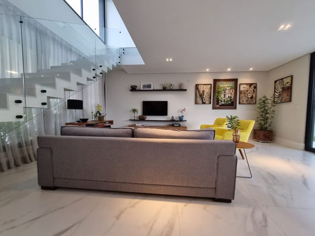 Casa com 451m² 4 quartos e 5 banheiros, à venda, no bairro Urbanova em São José dos Campos