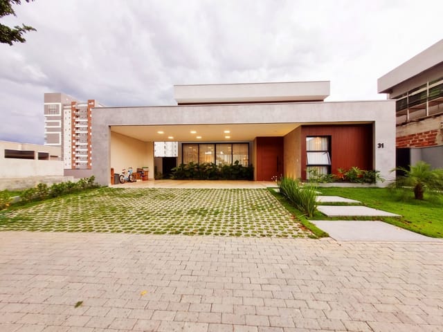 Casa com 451m² 4 quartos e 5 banheiros, à venda, no bairro Urbanova em São José dos Campos