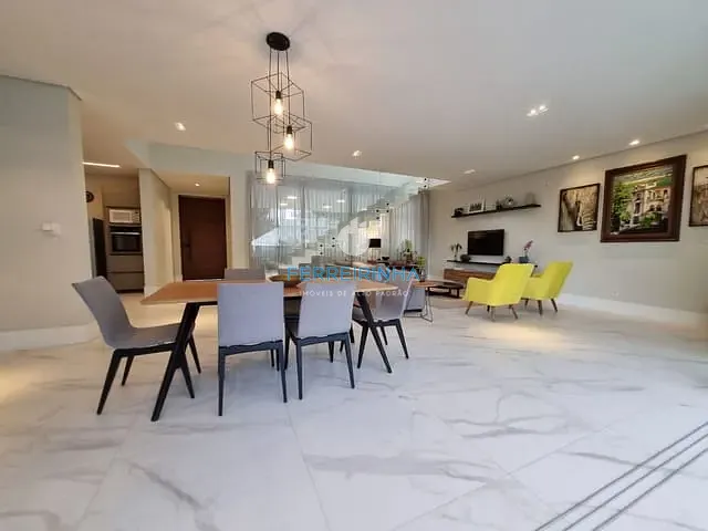 Casa com 451m² 4 quartos e 5 banheiros, à venda, no bairro Urbanova em São José dos Campos