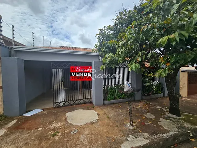 Casa 3 quartos e 2 banheiros, à venda, no bairro Jardim Santa Efigênia em Arapongas