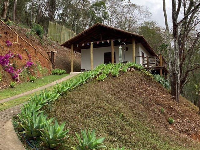 Casa com 2025m² 2 quartos e 2 banheiros, à venda, no bairro Vale das Videiras em Petrópolis