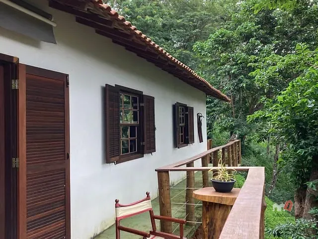Casa com 2025m² 2 quartos e 2 banheiros, à venda, no bairro Vale das Videiras em Petrópolis