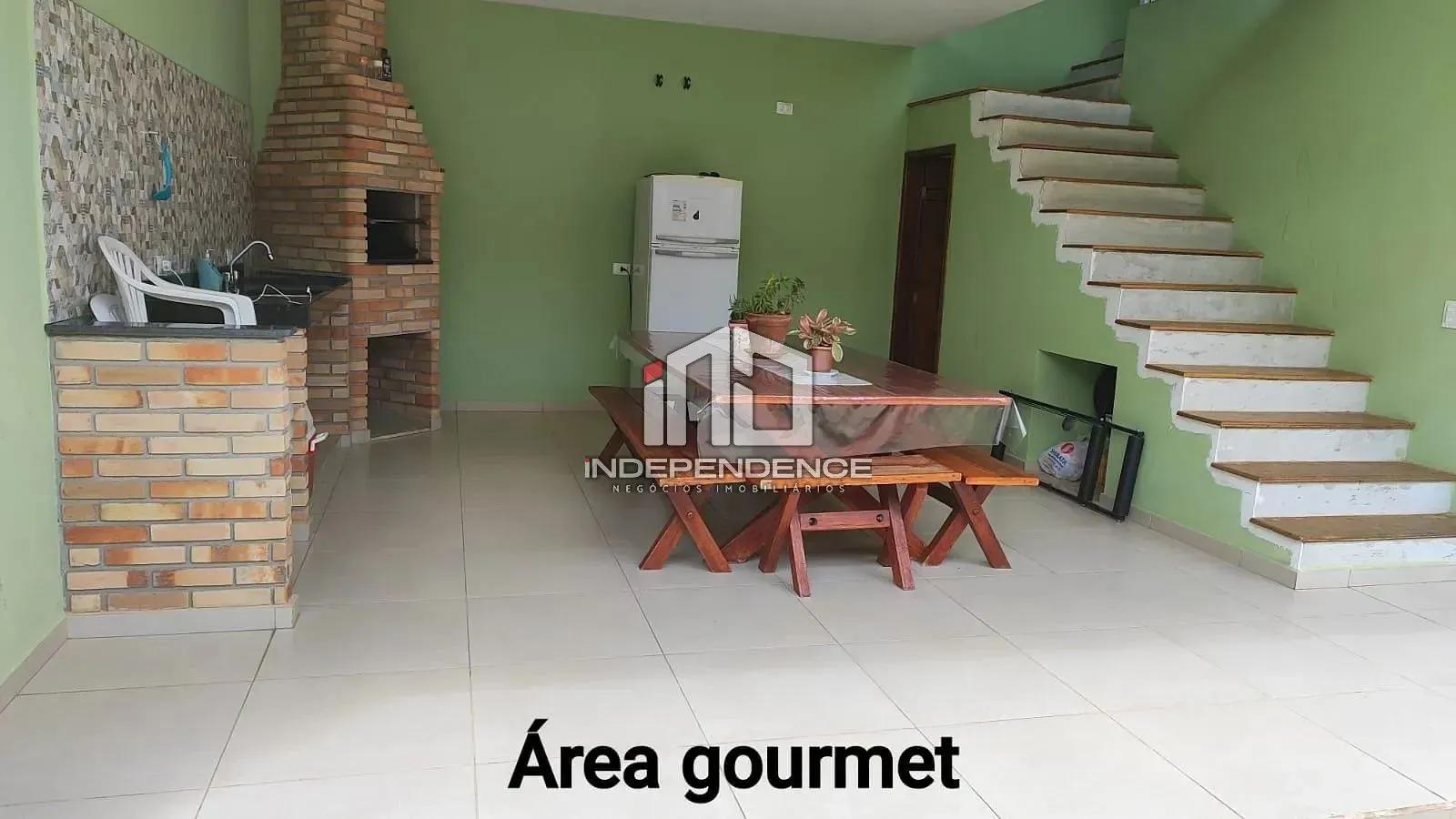 Casa, 3 quartos, 230 m² - Foto 1