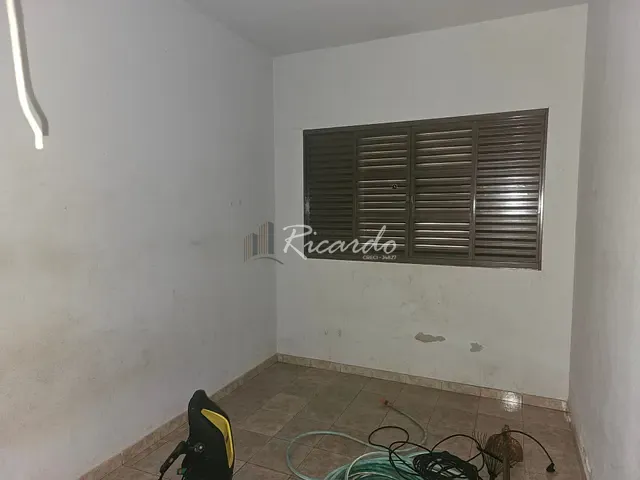 Casa com 376m² 3 quartos e 2 banheiros, à venda, no bairro Jardim Cultura em Arapongas