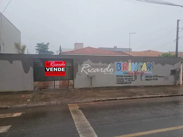 Casa com 376m² 3 quartos e 2 banheiros, à venda, no bairro Jardim Cultura em Arapongas
