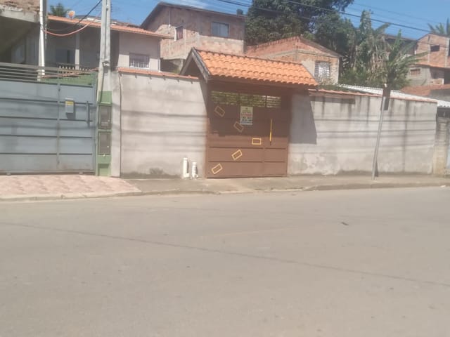 Casa com 400m², à venda, no bairro Chácara São Silvestre em Taubaté