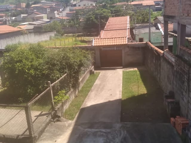 Casa com 400m², à venda, no bairro Chácara São Silvestre em Taubaté