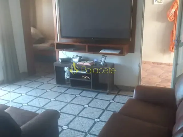 Casa com 400m², à venda, no bairro Chácara São Silvestre em Taubaté