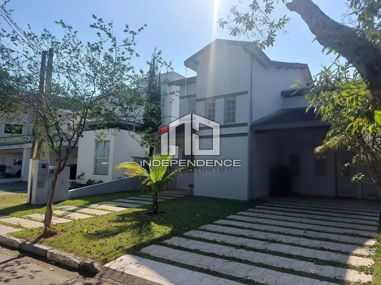 Casa, 4 quartos, 223 m² - Foto 1