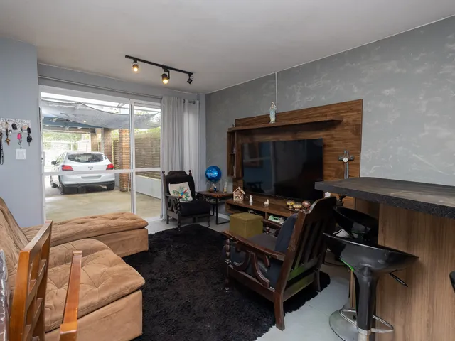Casa com 480m² 5 quartos e 3 banheiros, à venda, no bairro Laranjal em Pelotas
