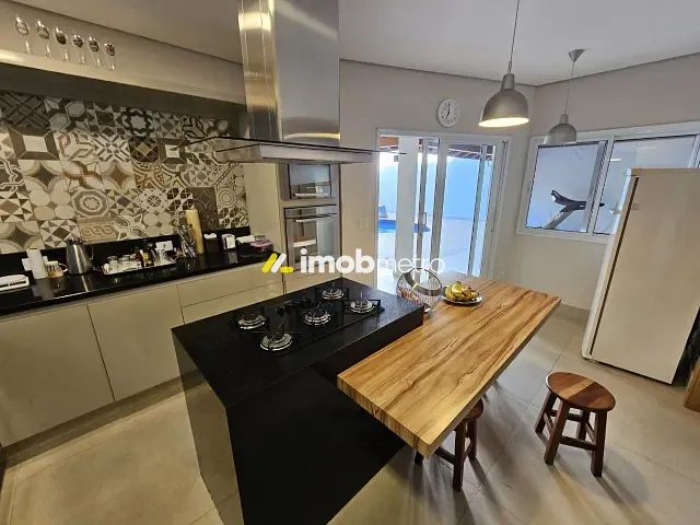 Casa com 560m² 4 quartos e 6 banheiros, à venda, no bairro Alphaville Dom Pedro em Campinas