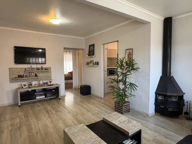 Casa 3 quartos e 3 banheiros, à venda, no bairro Areal em Pelotas