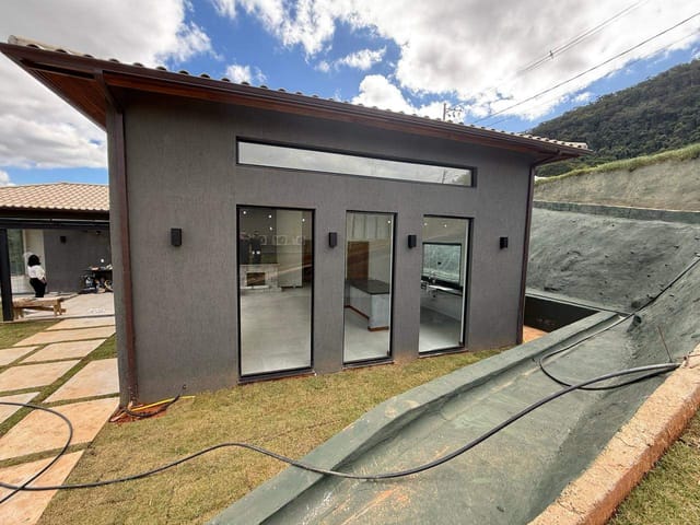 Casa com 2000m² 3 quartos e 1 banheiro, à venda, no bairro Secretário em Petrópolis