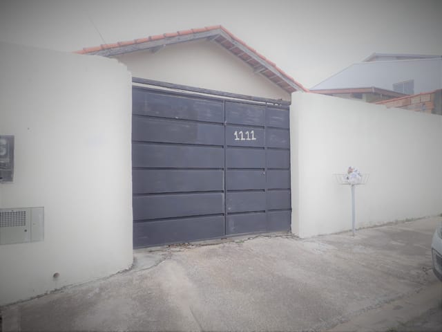 Casa com 250m² 2 quartos e 1 banheiro, à venda, no bairro Vila Rica em Pindamonhangaba