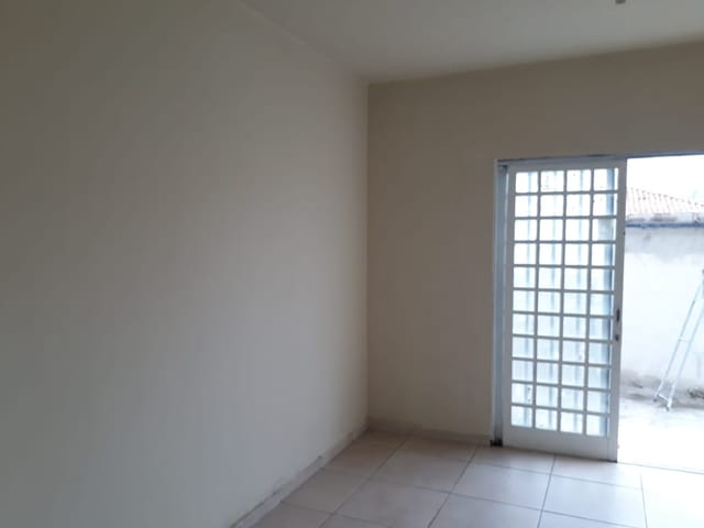 Casa com 250m² 2 quartos e 1 banheiro, à venda, no bairro Vila Rica em Pindamonhangaba