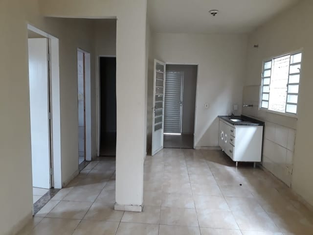 Casa com 250m² 2 quartos e 1 banheiro, à venda, no bairro Vila Rica em Pindamonhangaba