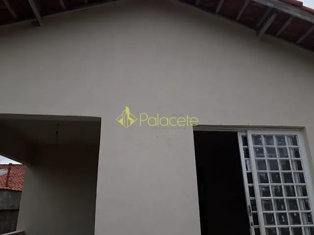 Casa com 250m² 2 quartos e 1 banheiro, à venda, no bairro Vila Rica em Pindamonhangaba