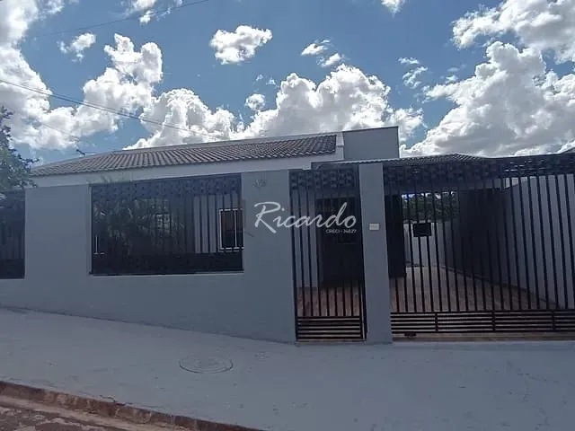 Casa com 252m² 3 quartos e 1 banheiro, à venda, no bairro Jardim San Raphael VI em Arapongas