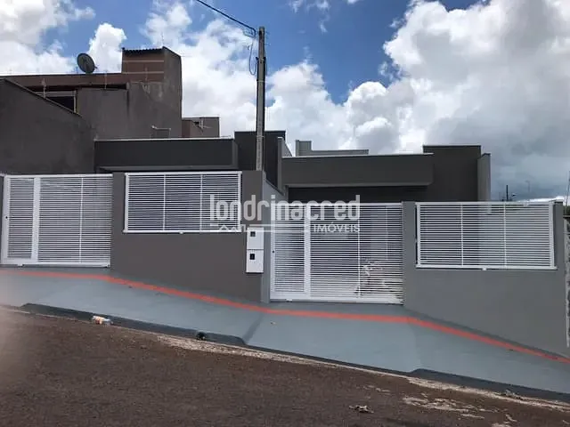 Casa com 125m² 2 quartos e 1 banheiro, à venda, no bairro Jardim do Café 2 em Cambé