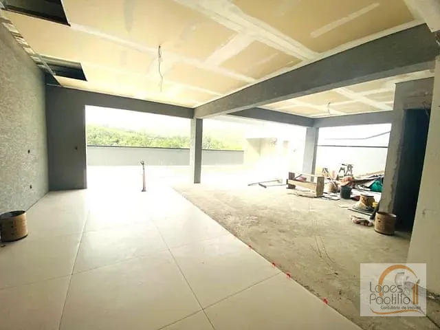 Casa com 395m² 4 quartos e 6 banheiros, à venda, no bairro Rio Abaixo em Atibaia
