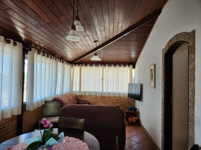 Casa à venda, no bairro Mosela em Petrópolis