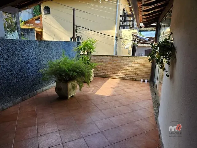 Casa à venda, no bairro Mosela em Petrópolis