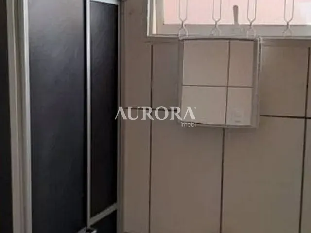 Casa com 400m² 3 quartos e 2 banheiros, à venda, no bairro Bancários em Londrina