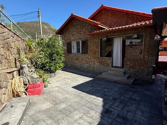 Casa 3 quartos e 1 banheiro, à venda, no bairro Centro em Petrópolis