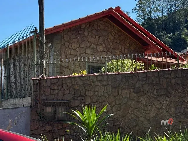 Casa 3 quartos e 1 banheiro, à venda, no bairro Centro em Petrópolis