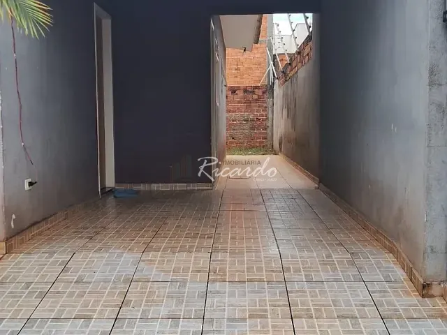 Casa com 150m² 2 quartos e 1 banheiro, à venda, no bairro Jardim Interlagos em Arapongas