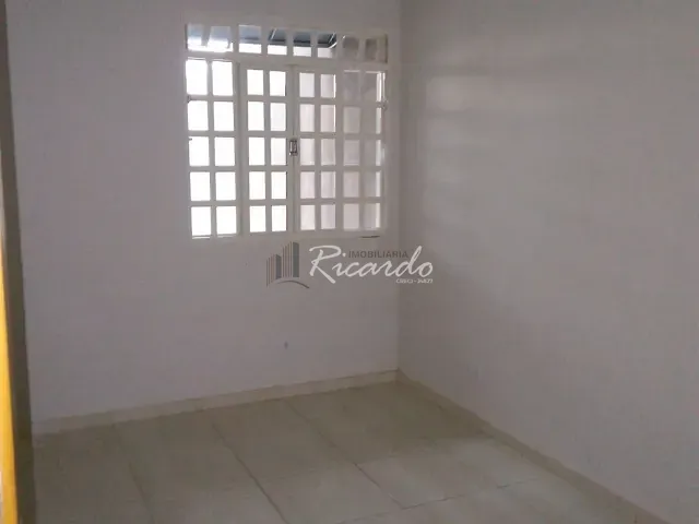 Casa com 150m² 2 quartos e 1 banheiro, à venda, no bairro Jardim Interlagos em Arapongas