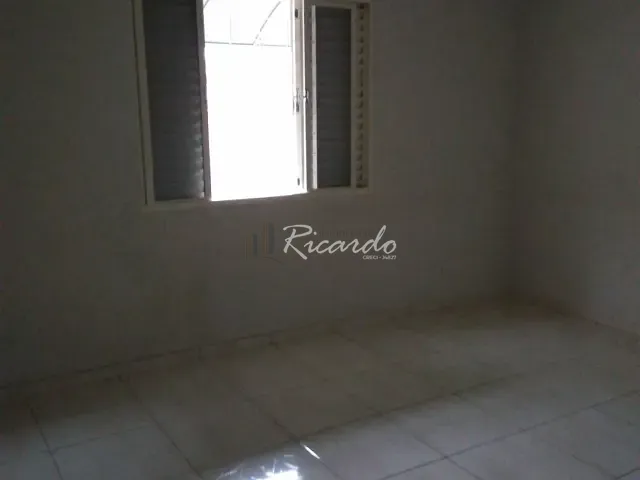 Casa com 150m² 2 quartos e 1 banheiro, à venda, no bairro Jardim Interlagos em Arapongas