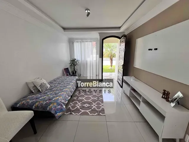 Casa com 242m² 3 quartos e 3 banheiros, à venda, no bairro Uvaranas em Ponta Grossa