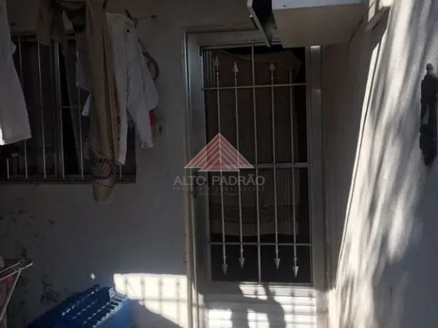 Casa com 290m² 3 quartos e 1 banheiro, à venda, no bairro Vila Assis Brasil em Mauá