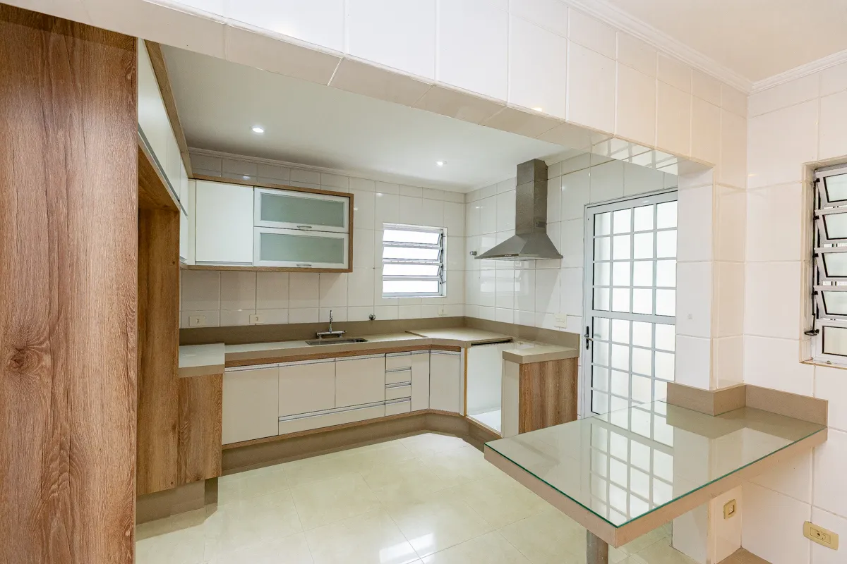 Casa para venda em Parque Jabaquara com 3 quartos, sendo 3 suítes, 219m²