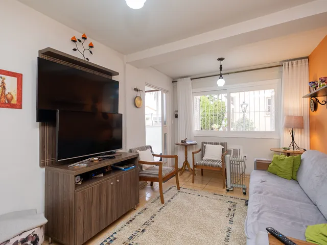 Casa com 300m² 2 quartos e 2 banheiros, à venda, no bairro Laranjal em Pelotas