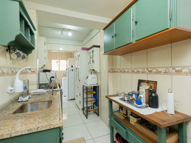 Casa com 300m² 2 quartos e 2 banheiros, à venda, no bairro Laranjal em Pelotas