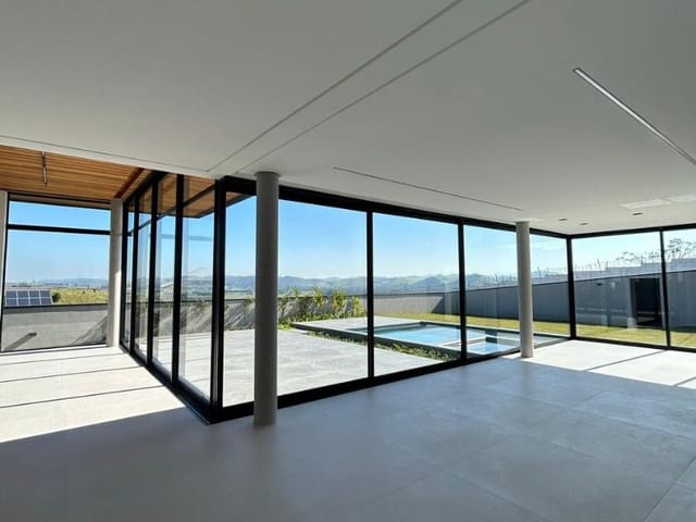 Casa com 991m² 4 quartos e 4 banheiros, à venda, no bairro Urbanova em São José dos Campos