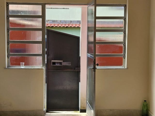 Casa 3 quartos e 2 banheiros, para alugar, no bairro Morin em Petrópolis