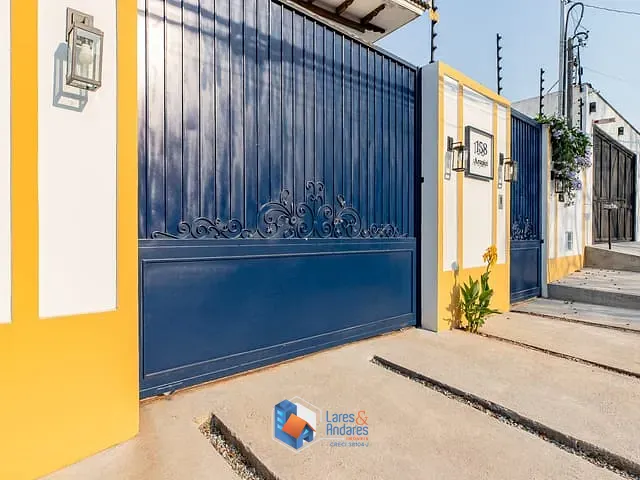 Casa com 450m² 4 quartos e 6 banheiros, à venda, no bairro Chácara Monte Alegre em São Paulo