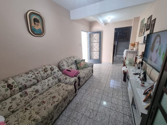 Casa com 137m² 4 quartos e 2 banheiros, à venda, no bairro Pedregulho em Guaratinguetá