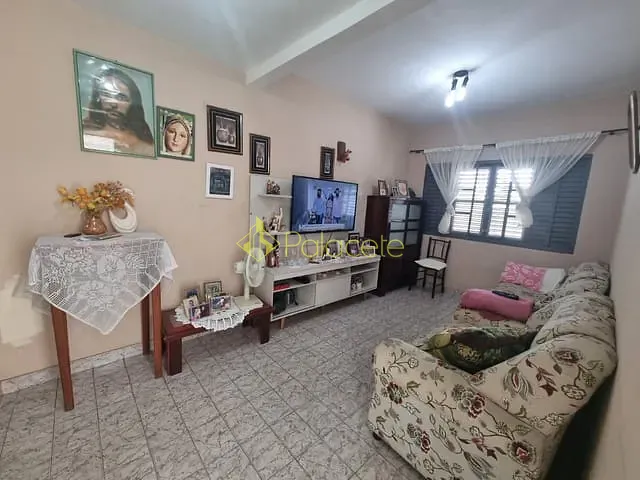 Casa com 137m² 4 quartos e 2 banheiros, à venda, no bairro Pedregulho em Guaratinguetá