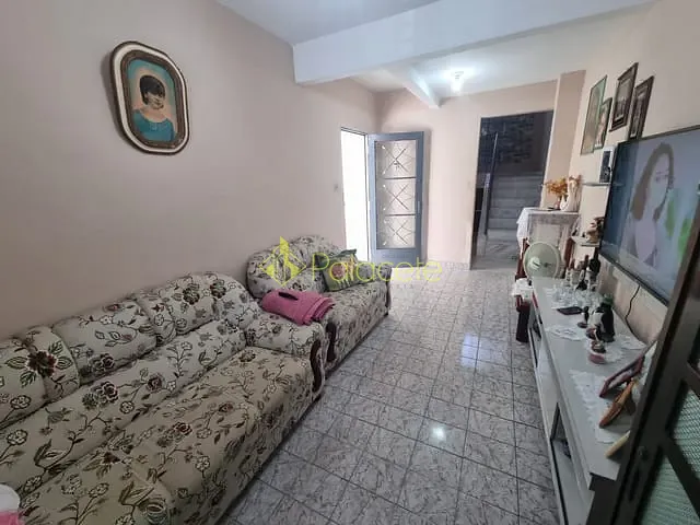 Casa com 137m² 4 quartos e 2 banheiros, à venda, no bairro Pedregulho em Guaratinguetá