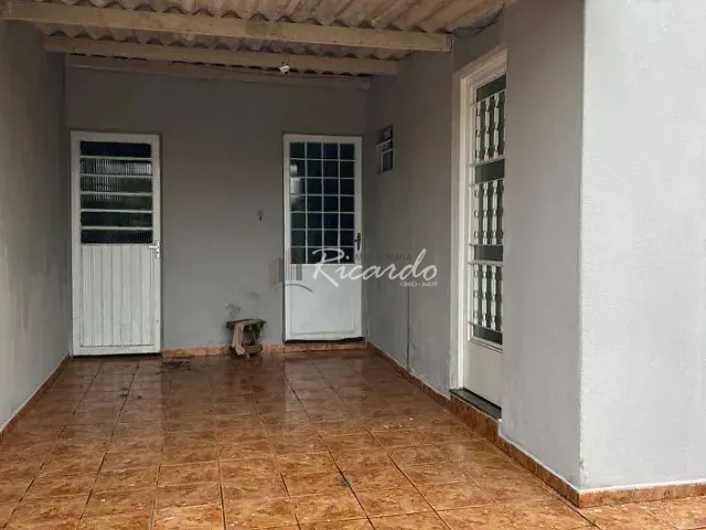 Casa com 150m² 2 quartos e 1 banheiro, à venda, no bairro Jardim Santo Antônio em Arapongas
