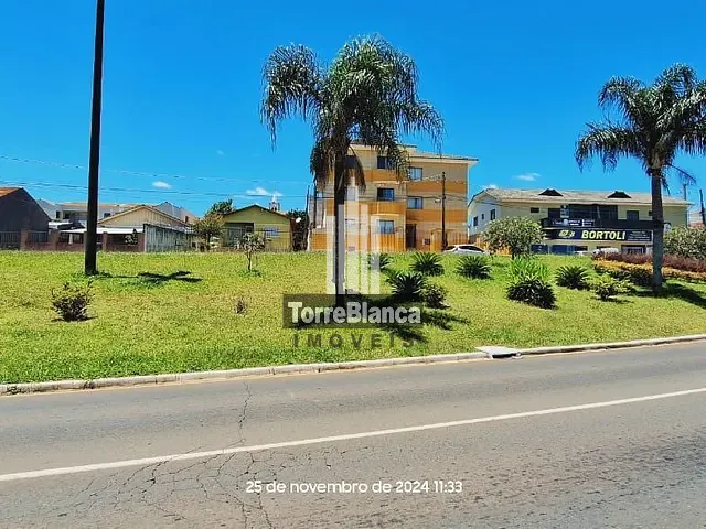 Casa com 501m², à venda, no bairro Uvaranas em Ponta Grossa