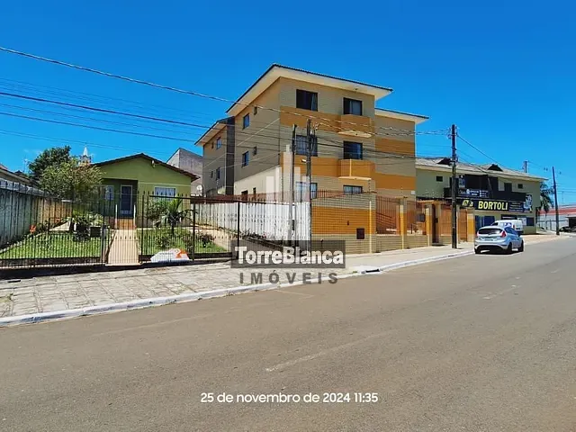 Casa com 501m², à venda, no bairro Uvaranas em Ponta Grossa
